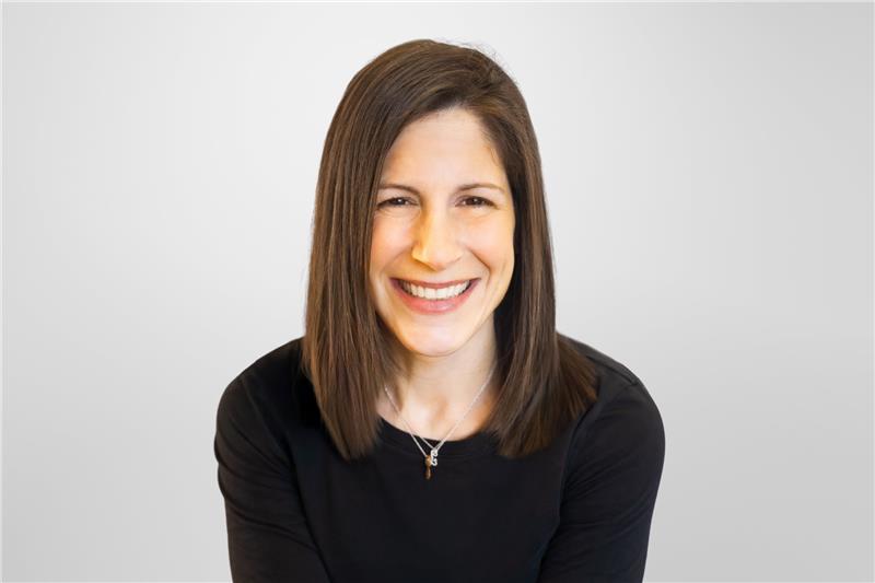 Portrait of Sarah Topal, JCP Senior Manager at the Zalik Foundation, experienced leader in Jewish education and community engagement.